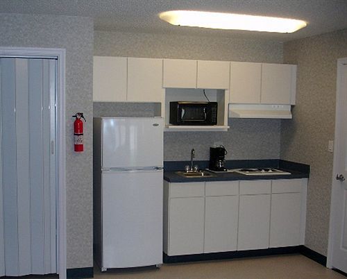 Studio Inn And Suites Галлоуэй Экстерьер фото